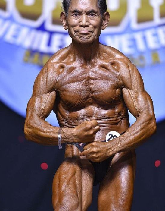 81-Year-Old Bodybuilder (5 pics)