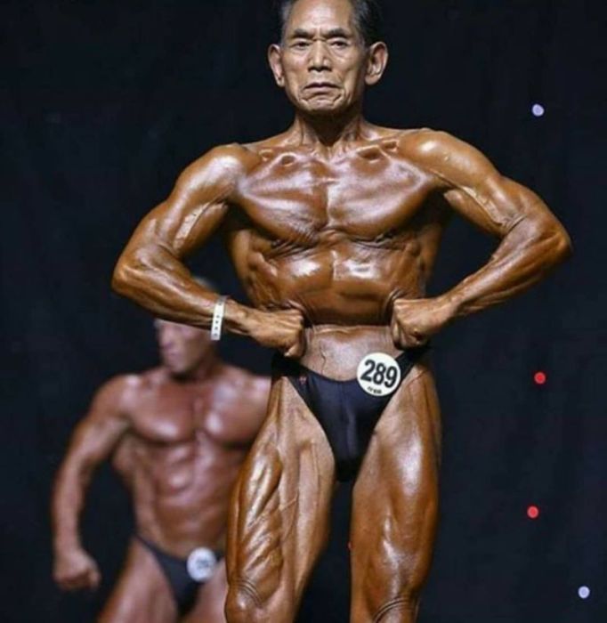 81-Year-Old Bodybuilder (5 pics)