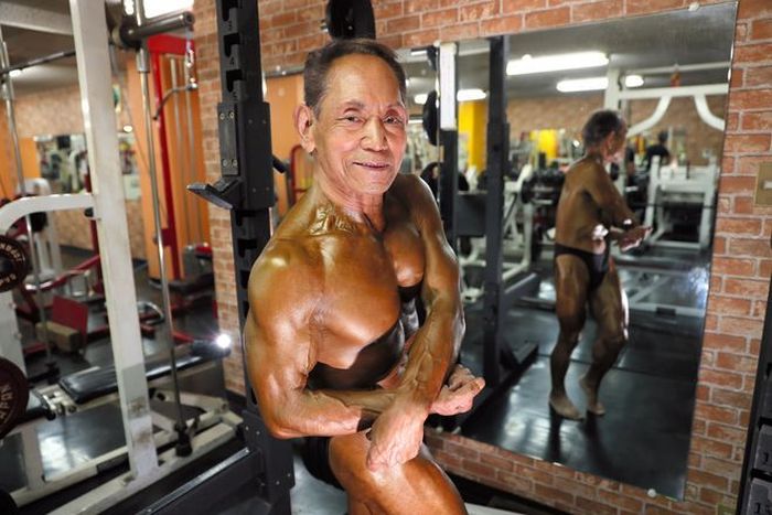 81-Year-Old Bodybuilder (5 pics)