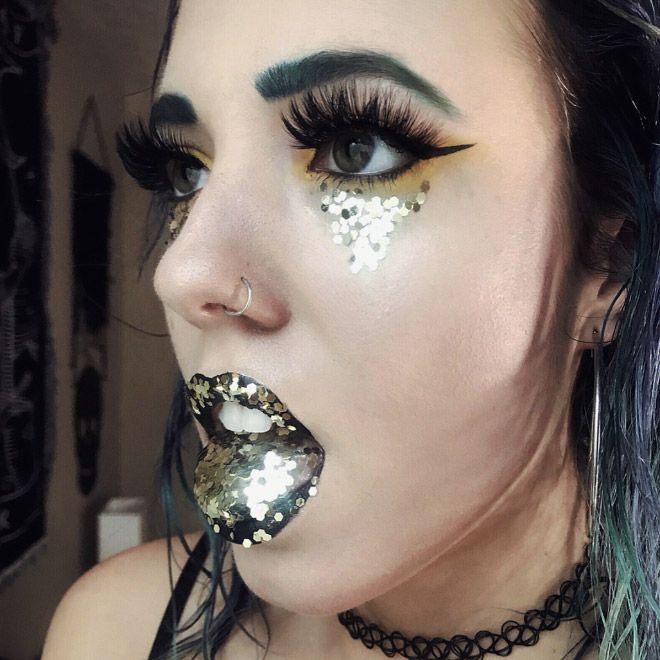 Licking Glitter Is A New Trend (19 pics)