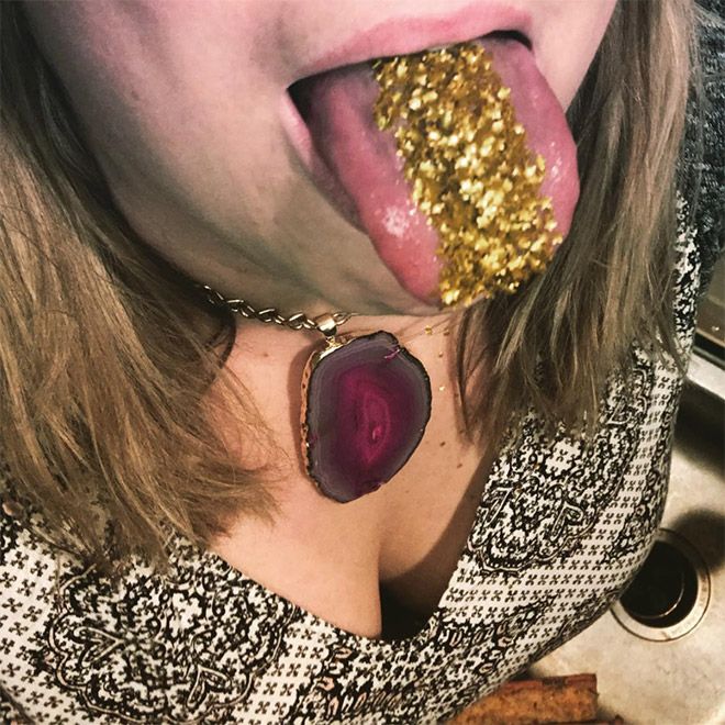 Licking Glitter Is A New Trend (19 pics)