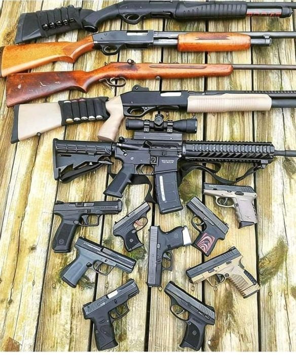 Weapons Collections (24 pics)