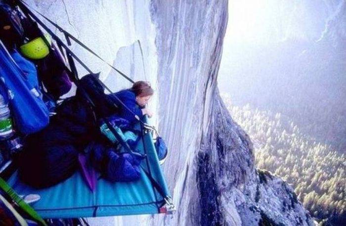 How Climbers Sleep (44 pics)