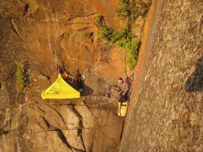 How Climbers Sleep (44 pics)