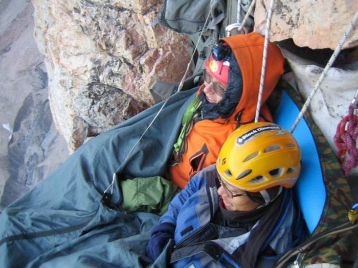 How Climbers Sleep (44 pics)