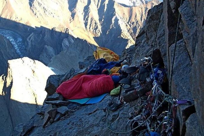 How Climbers Sleep (44 pics)