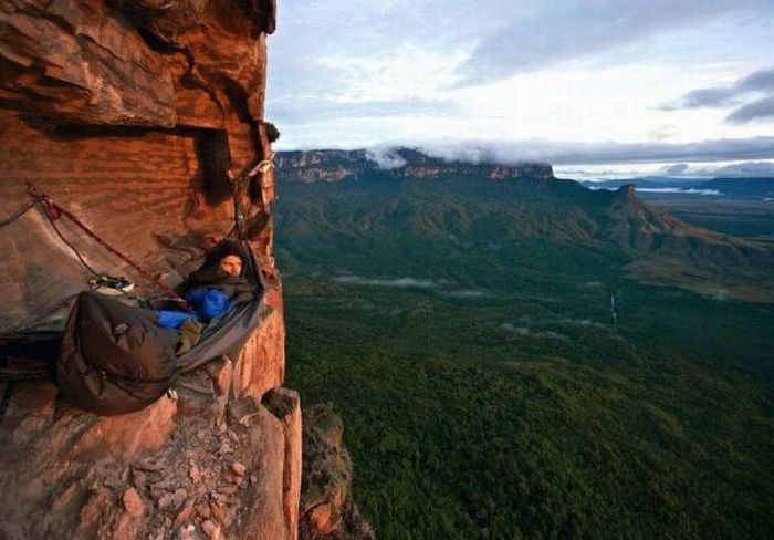 How Climbers Sleep (44 pics)