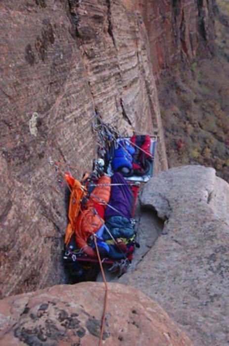 How Climbers Sleep (44 pics)