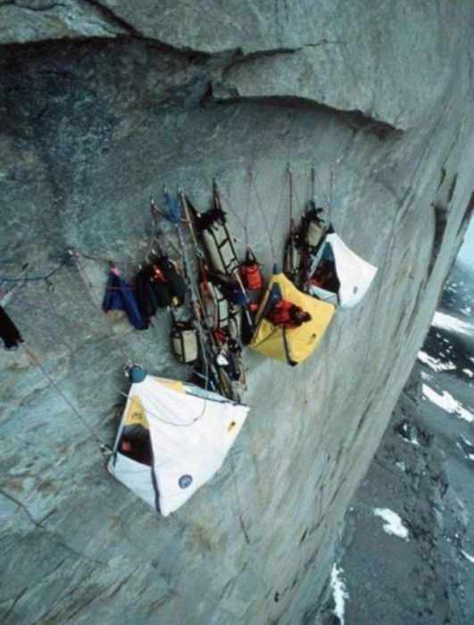 How Climbers Sleep (44 pics)