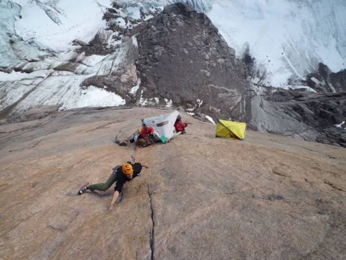 How Climbers Sleep (44 pics)