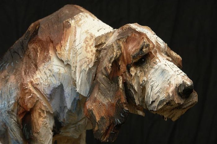 Artist Uses A Chainsaw To Carve Wood (20 pics)