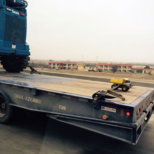 You Don't See It On The Road Very Often (30 pics)