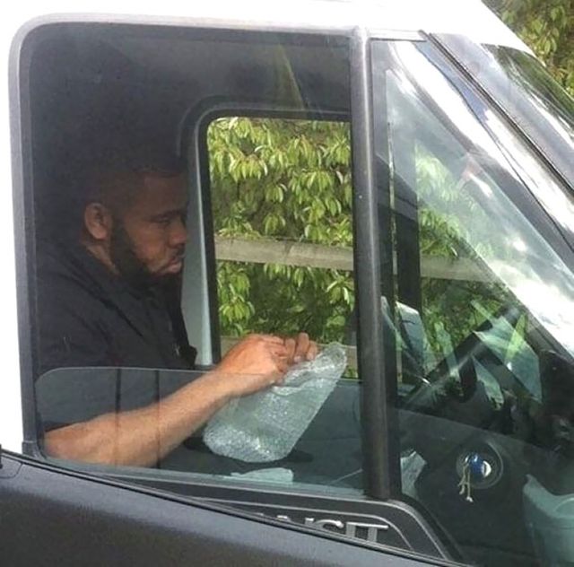 You Don't See It On The Road Very Often (30 pics)