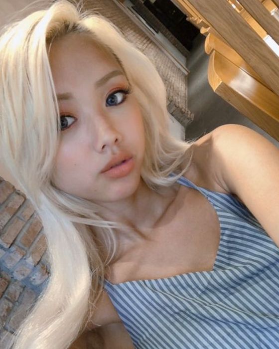 Beautiful Asian Girls (24 pics)