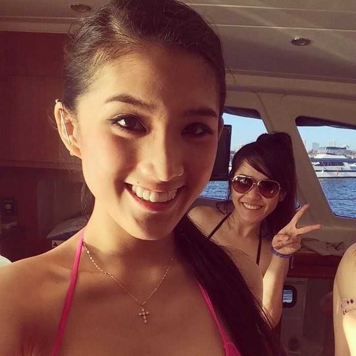 Beautiful Asian Girls (24 pics)