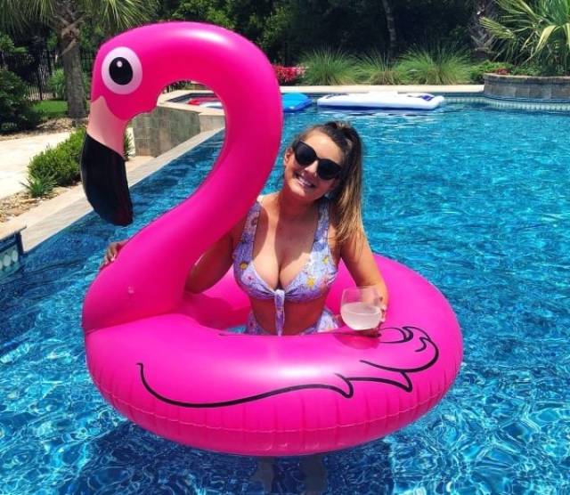Floating Girls (42 pics)