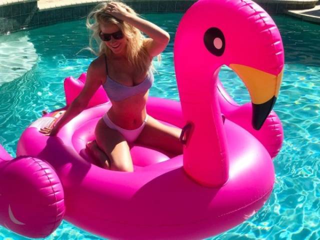 Floating Girls (42 pics)