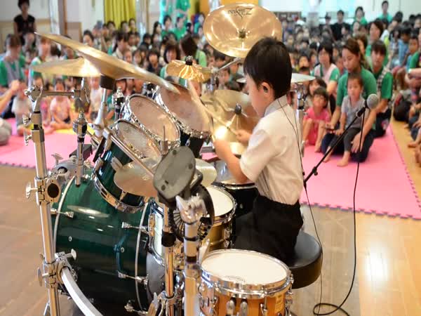 6-Year-Old Japanese Kid Torataro Kills It On The Drums