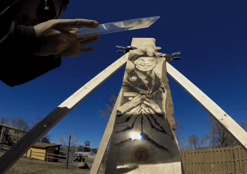 Fallen Soldier Tribute From Magnified Light Rays (10 gifs)