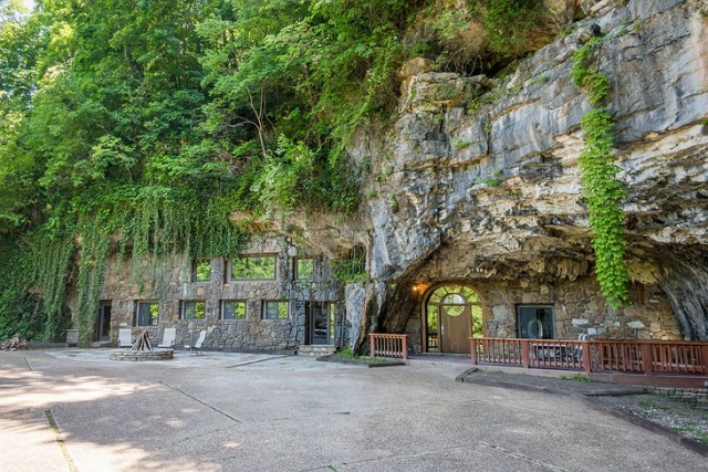 Unique Hotel Beckham Creek Cave (16 pics)