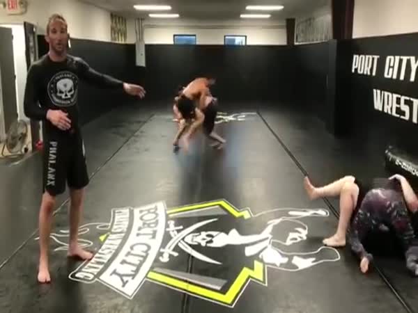 Hilariously WTF Moment During MMA Sparring