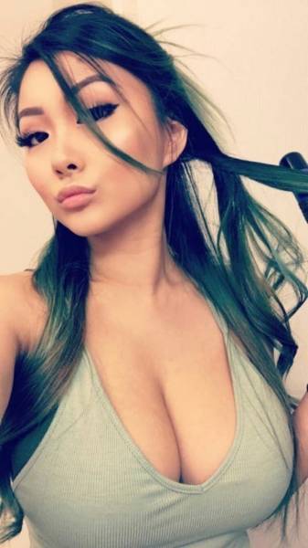Hot Asian Girls (33 pics)