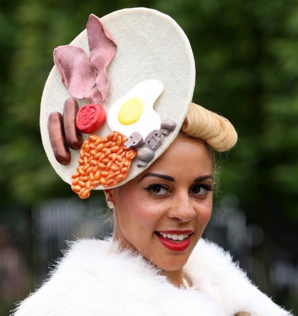 The Craziest Hats Of The Royal Ascot 22 Pics 3158