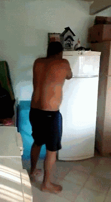 Acid Gifdump, August 30, 2018 (25 gifs)