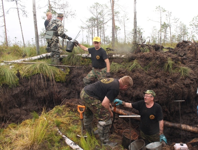An American Fighter With The Remains Of A Pilot Was Discovered In Russia (9 pics)