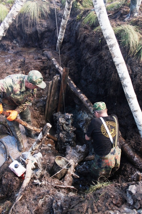 An American Fighter With The Remains Of A Pilot Was Discovered In Russia (9 pics)