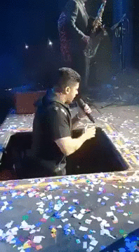 Acid Gifdump, August 31, 2018 (25 gifs)