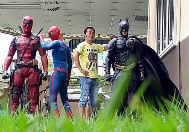 How To Meet Superheroes (4 pics)