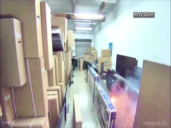 E-cigarette Explodes In Man's Pants