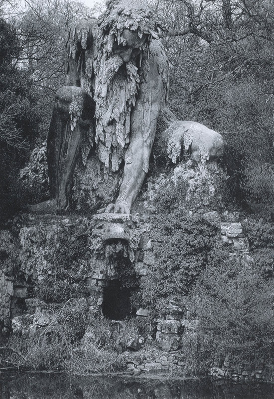 The Appennine Colossus in Tuscany, Italy (20 pics)