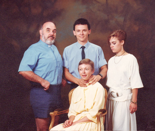 Awkward Family Photos From The 1980s (22 pics)