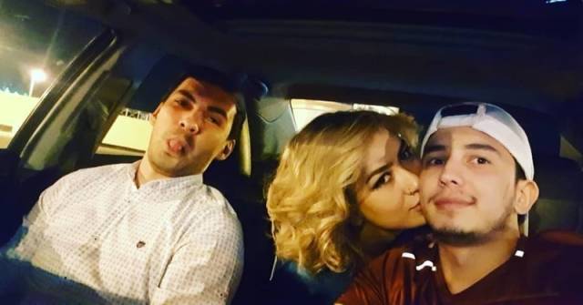 When You Are A Third Wheel... (44 pics)