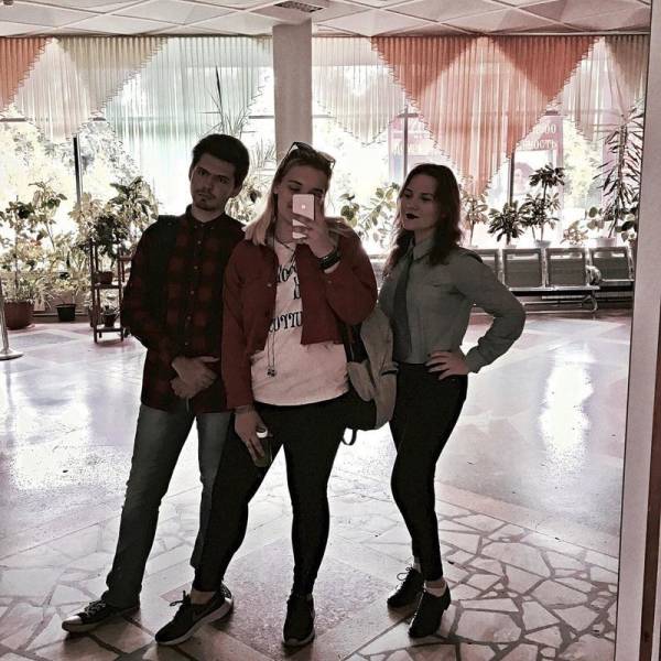 When You Are A Third Wheel... (44 pics)