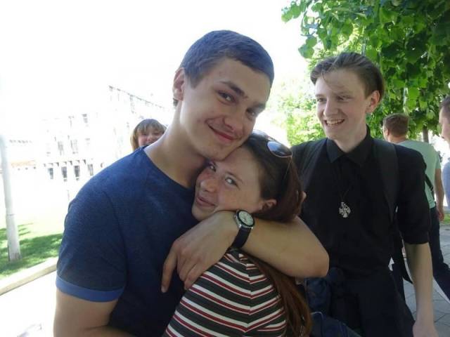 When You Are A Third Wheel... (44 pics)