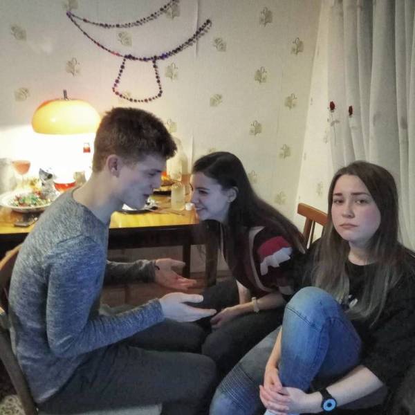 When You Are A Third Wheel... (44 pics)