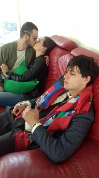 When You Are A Third Wheel... (44 pics)