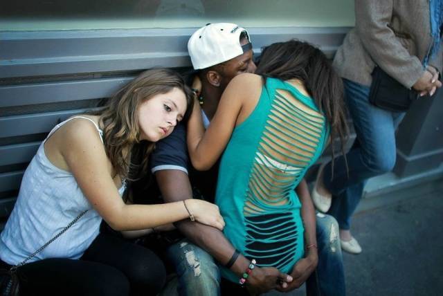 When You Are A Third Wheel... (44 pics)