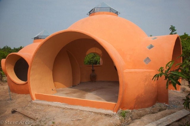 Hand-Made Home For $9,000 (26 pics)