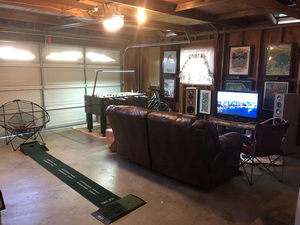 Very Good Man Caves (29 pics)
