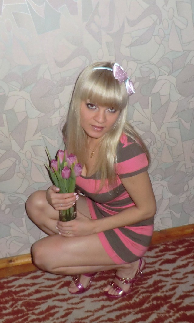 Russian Girls Trying Hard To Look Sexy (50 pics)