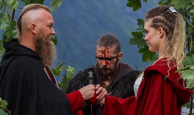 The First Viking Wedding in 1,000 Years (15 pics)