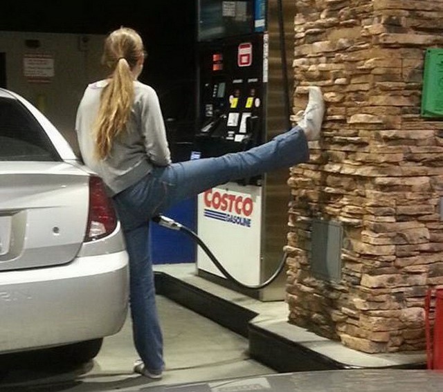 Fun At The Gas Station (31 pics)