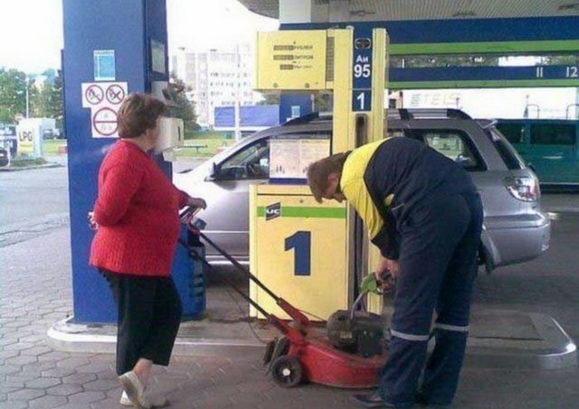 Fun At The Gas Station (31 pics)