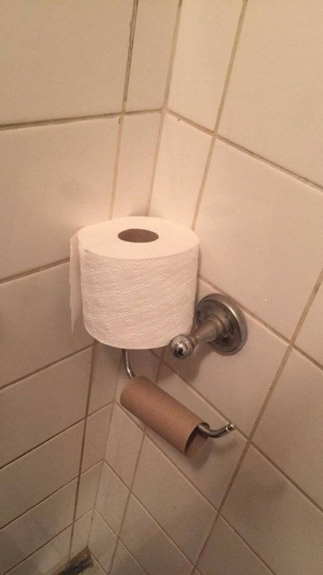 Everyone Hates It (35 pics)