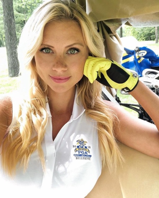 Very Hot Golf Girls (29 pics)