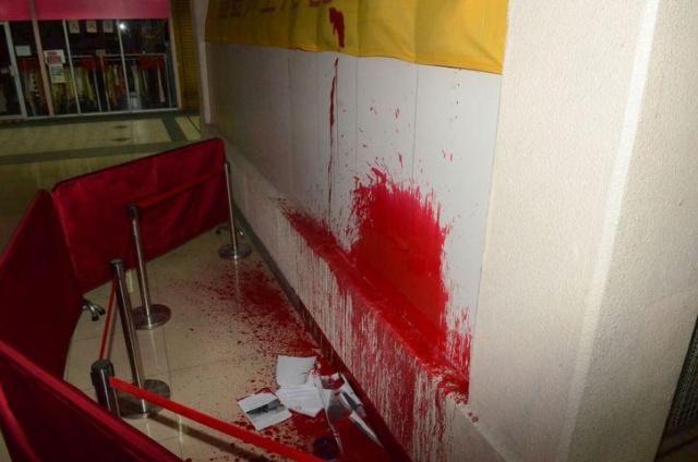 How Chinese Mafia Collects Debts (10 pics)